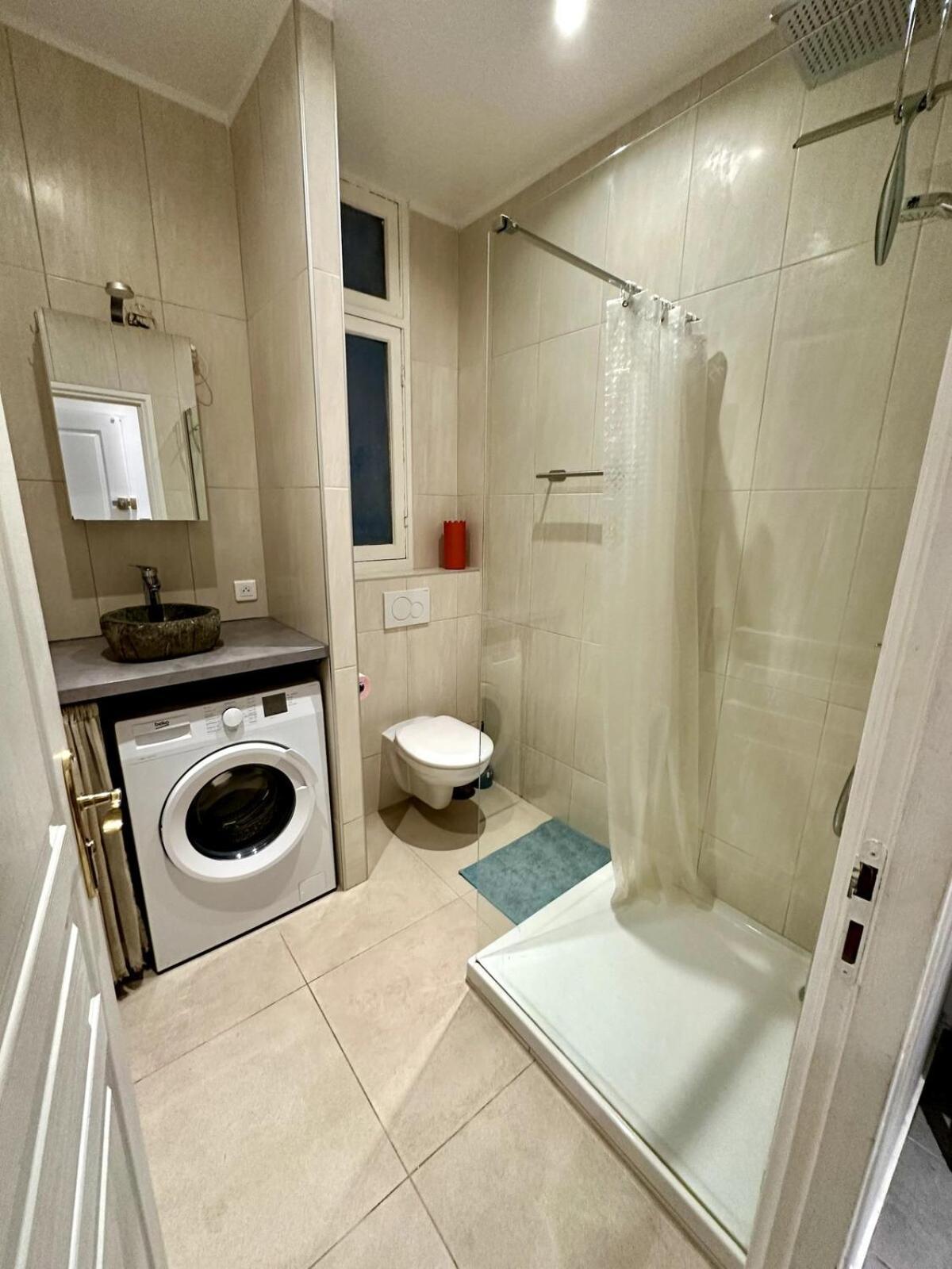 A Luxurious With Ac On Promenade Des Nizza
